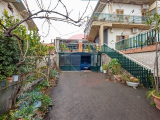 Appartamento in Vendita a Nicolosi, 119'000€, 151 m²