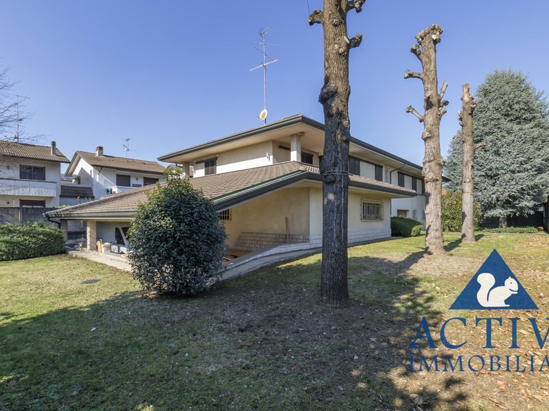 Villa in Vendita a Olgiate Olona, 665'000€, 650 m²