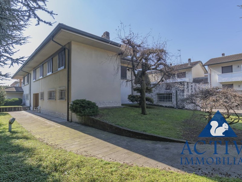 Villa in Vendita a Olgiate Olona, 665'000&euro;, 647 m²