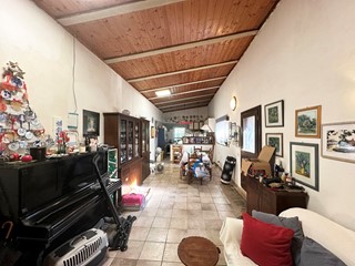 Villa bifamiliare in Vendita a Castel Sant'Elia, 190'000€, 200 m²