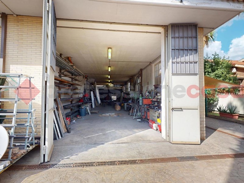 Laboratorio in Affitto a Roma, 1'500€, 144 m²