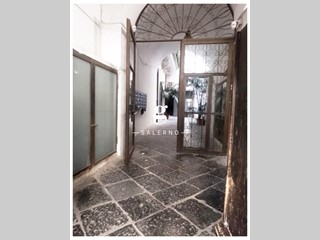 Negozio in Affitto a Salerno, 4'500€, 235 m²