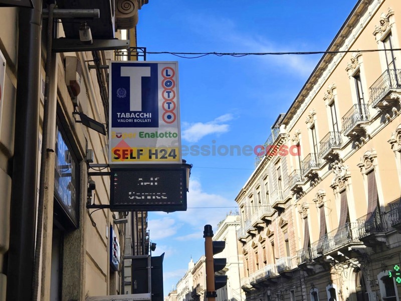 Attività commerciale in Vendita a Catania, 330'000&euro;, 30 m²