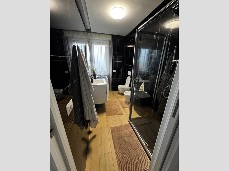 Bilocale in Vendita a Cinisello Balsamo, 187'000€, 65 m², arredato