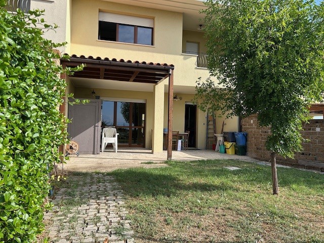 Villetta a schiera in Vendita a Città Sant'Angelo, 230'000€, 159 m²