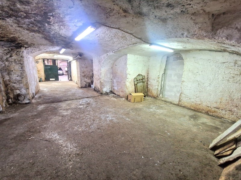 Box in Affitto a Napoli, 450€, 45 m²