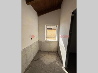 Appartamento in Vendita a Minturno, 65'000€, 90 m²