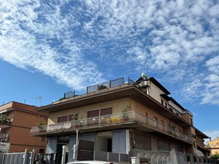 Negozio in Affitto a Roma, 3'200&euro;, 360 m²