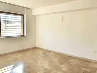 Ufficio in Vendita a Bagheria, 40'000€, 71 m²