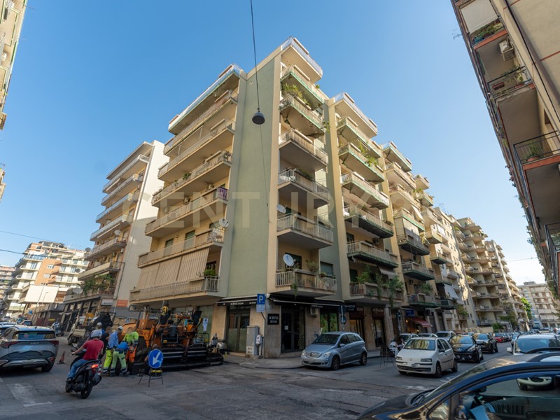 Appartamento in Affitto a Catania, 1'000&euro;, 144 m²