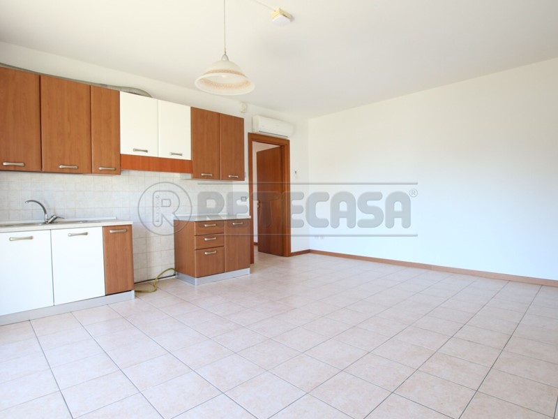 Quadrilocale in Vendita a Barbarano Mossano, 125'000&euro;, 90 m², con Box