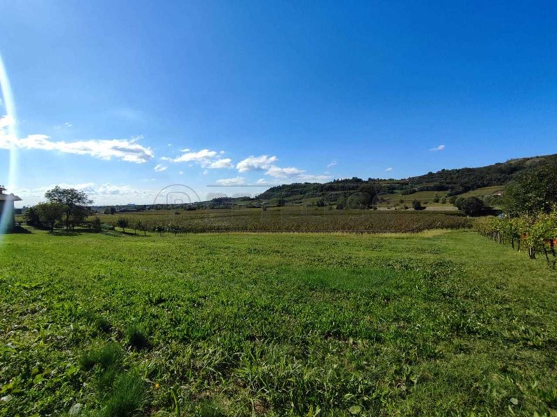 Terreno edificabile in Vendita a Montebello Vicentino, 106'000€, 1778 m²