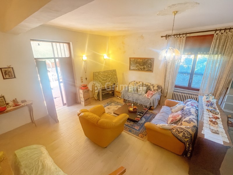 Casa Indipendente in Vendita a Nettuno, zona Seccia, 180'000€, 240 m²