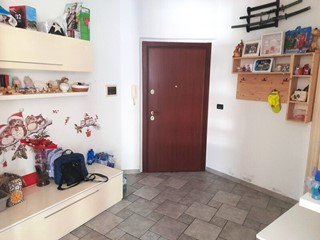 Bilocale in Vendita a Savona, zona Oltreletimbro, 120'000€, 77 m²