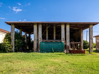 Rustico in Vendita a Castel Maggiore, 198'000€, 380 m²