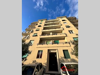 Appartamento in Affitto a Genova, zona Sestri Ponente, 800€, 123 m², arredato