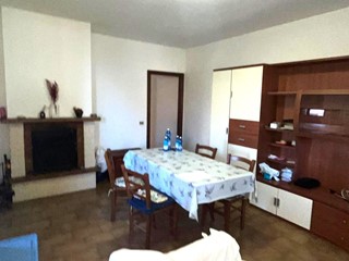 Appartamento in Vendita a Mondolfo, zona Marotta, 160'000€, 93 m², arredato, con Box