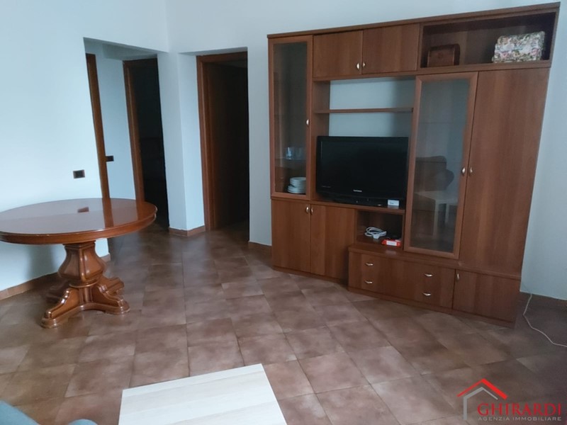 Appartamento in Vendita a Genova, zona Sestri Ponente, 94'000€, 97 m², arredato