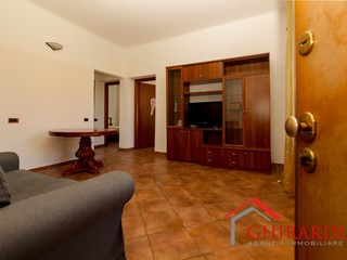 Appartamento in Vendita a Genova, zona Sestri Ponente, 89'000&euro;, 97 m², arredato