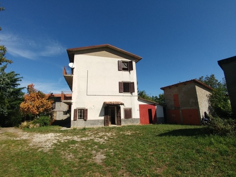 Casa Indipendente in Vendita a Montese, zona Montalto Nuovo, 220'000€, 650 m², con Box