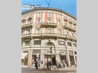 Ufficio in Affitto a Milano, 180'000€, 425 m²