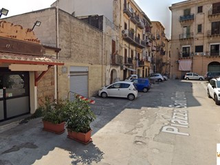 Negozio in Affitto a Palermo, 2'000€, 65 m²