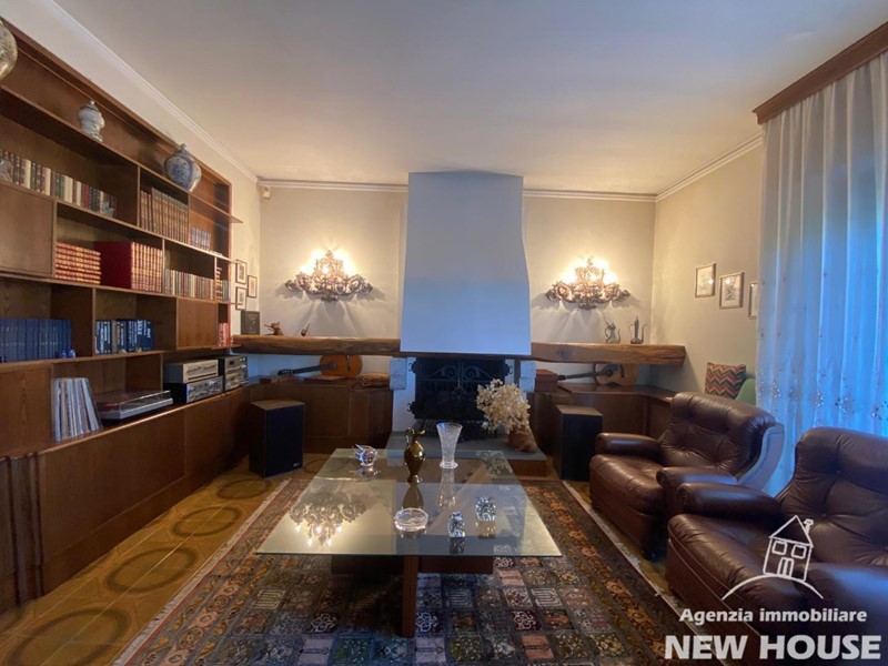 Villa in Vendita a San Giuliano Terme, zona Arena Metato, 680'000€, 343 m², arredato, con Box