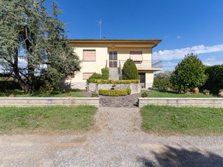 Villa in Vendita a Empoli, zona Ponte a Elsa, 349'000€, 130 m², con Box