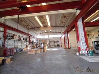 Capannone in Affitto a Massa, 2'600€, 290 m²
