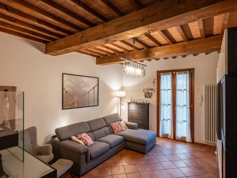 Casa Indipendente in Vendita a Cascina, 200'000€, 90 m²