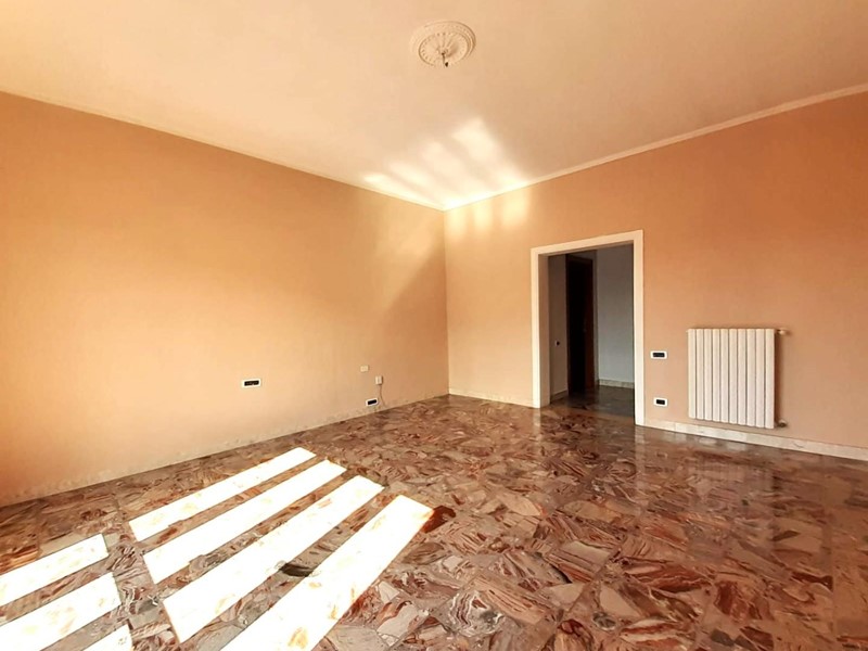Appartamento in Vendita a Pontedera, 159'000€, 120 m², arredato, con Box