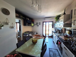 Appartamento in Vendita a Monteriggioni, zona San Martino, 240'000€, 70 m², arredato