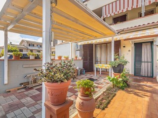 Quadrilocale in Vendita a Calcinaia, zona Fornacette, 185'000€, 78 m²