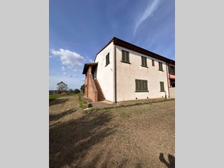 Casa Semi Indipendente in Vendita a Crespina Lorenzana, zona Lavoria, 329'000€, 300 m², con Box