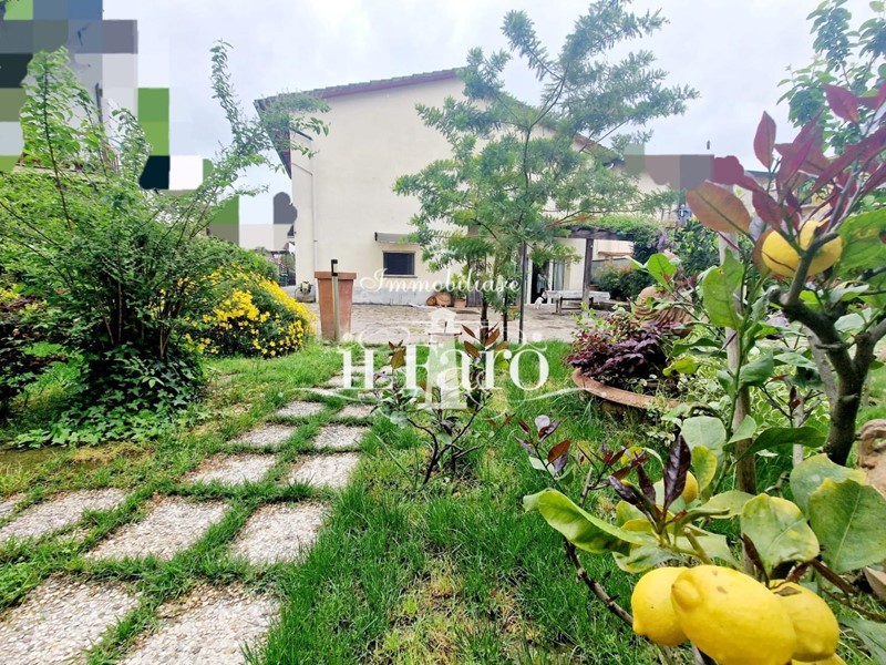 Casa Indipendente in Vendita a Campi Bisenzio, 720'000€, 230 m²