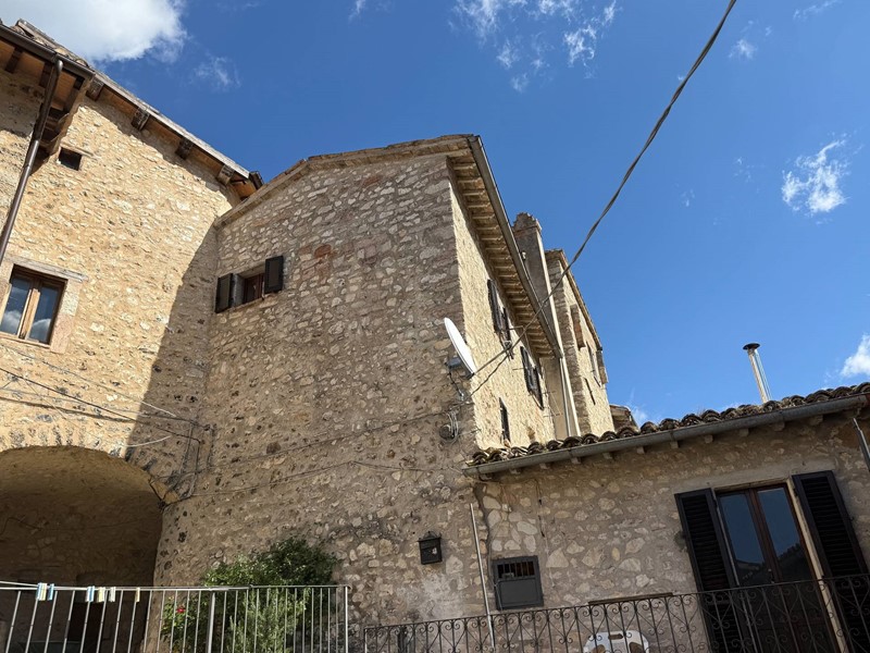 Casa Semi Indipendente in Vendita a Sant'Anatolia di Narco, 38'000€, 55 m²