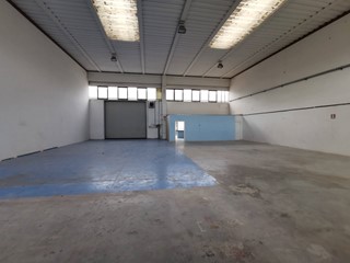 Capannone in Affitto a Quarto d'Altino, 1'600€, 400 m²