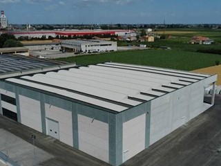 Capannone in Affitto a Marcon, 4'600€, 1030 m²