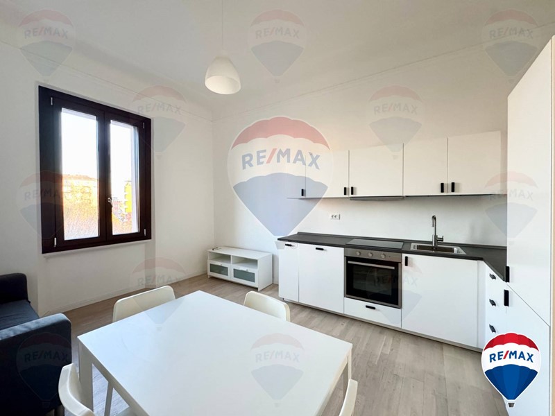 Trilocale in Affitto a Milano, 1'800€, 85 m²