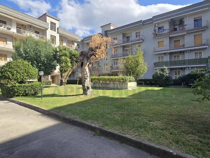 Quadrilocale in Vendita a San Nicola la Strada, 135'000€, 107 m²