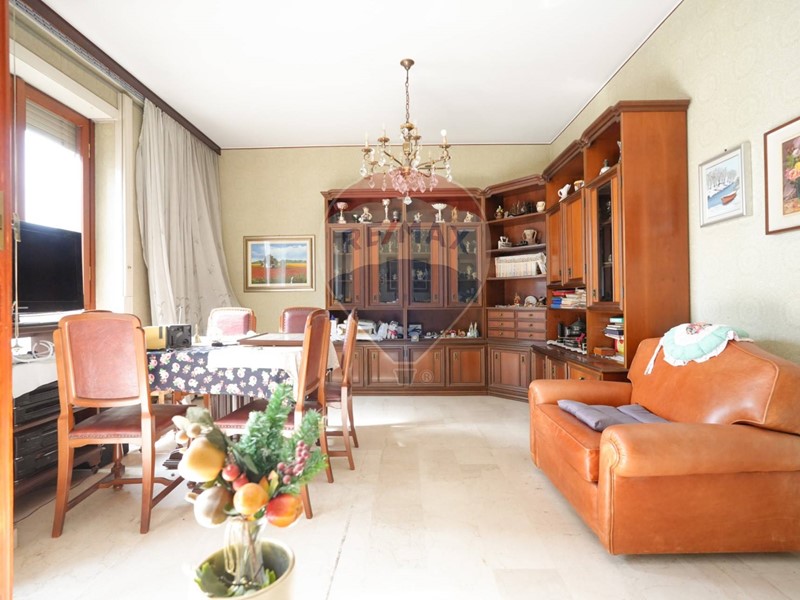 Quadrilocale in Vendita a Monza, 349'000€, 123 m²