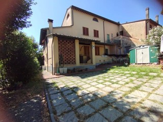 Casa Indipendente in Vendita a San Miniato, 270'000€, 200 m²