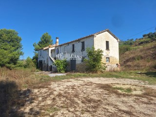 Rustico in Vendita a Monsampolo del Tronto, 160'000€, 225 m², con Box
