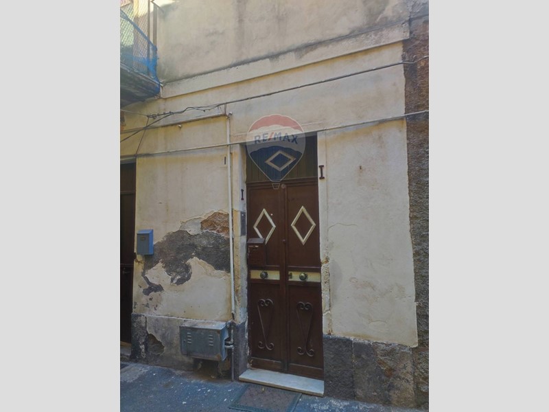 Casa Indipendente in Vendita a Catania, 40'000&euro;, 80 m²