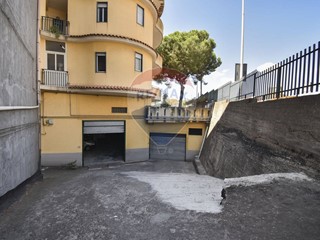 Box in Vendita a Misterbianco, 75'000€, 200 m²