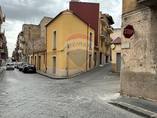 Casa Indipendente in Vendita a Niscemi, 50'000€, 60 m²