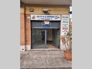 Immobile commerciale in Vendita a Catania, 80'000&euro;, 50 m²