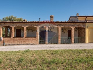 Casa Semi Indipendente in Vendita a Serra San Quirico, 29'000€, 170 m²