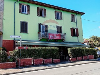 Attività commerciale in Vendita a Gorlago, 199'000€, 205 m²