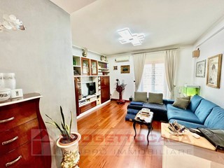 Quadrilocale in Vendita a Ascoli Piceno, 130'000€, 115 m², con Box